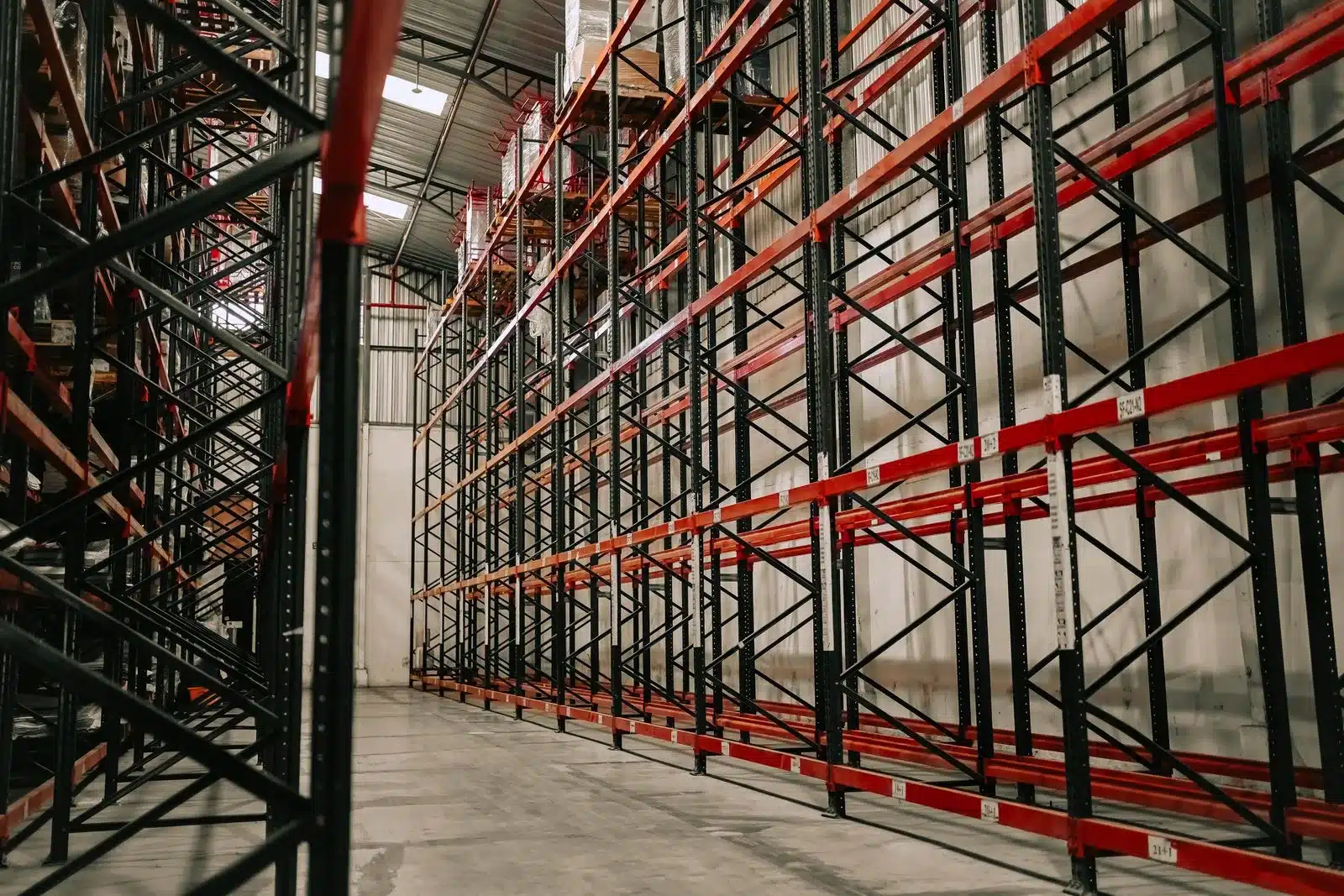 Tall pallet racking aisle in a multi-temperature Florida warehouse